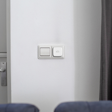 Afbeelding vergroten SecuFirst WiFi repeater REP240 2,4GHz