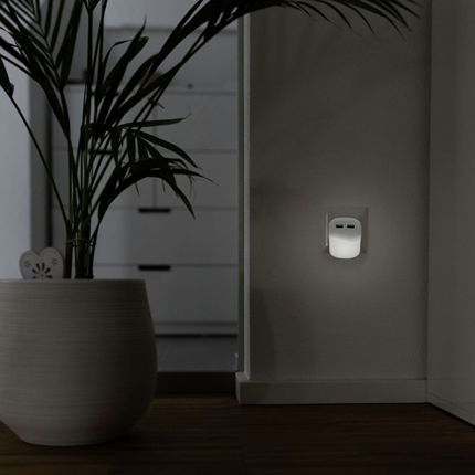 Afbeelding vergroten Ansmann Nachtlamp met schemer/bewegingssensor + USB