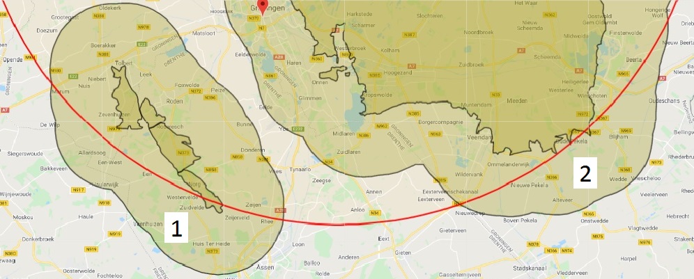 De afbeelding toont het oorspronkelijke effectgebied van diepe bodemdaling (groen) en daarbij de grens van het effectgebied ten zuiden van de beving van Huizinge (rode lijn).