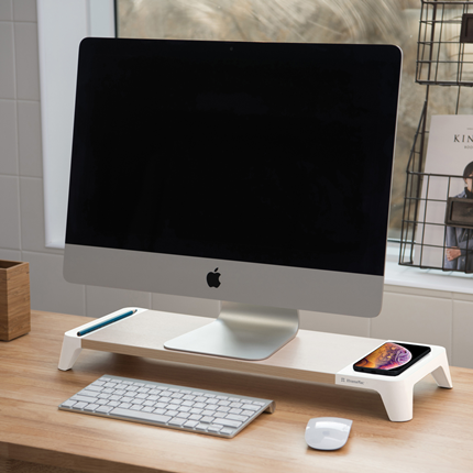 XtremeMac design houten monitorstandaard met Qi lader